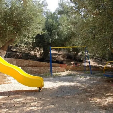 Olive Grove Plakiás